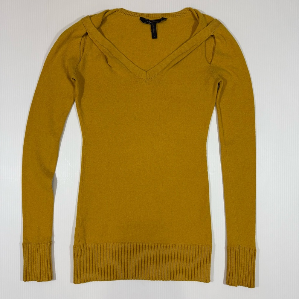 BCBG MAX AZRIA Size XS Mustard Yellow Long Sleeve Thin Sweater